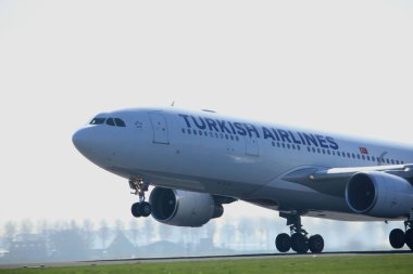 Amsterdam Hollanda - 2 Nisan 2017: Tc-JIS Türk Hava Yolları