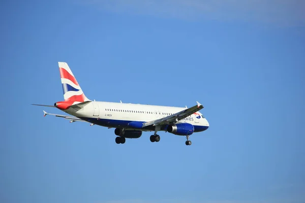 Amesterdão, Países Baixos, 15 de julho de 2016: G-MEDK British Airways Airbus A320 — Fotografia de Stock