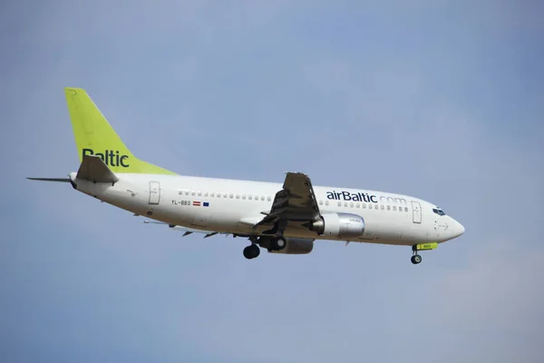 Amsterdam, the Netherlands, July, 21st 2016: YL-BBS Air Baltic Boeing 737 — Stock Photo, Image