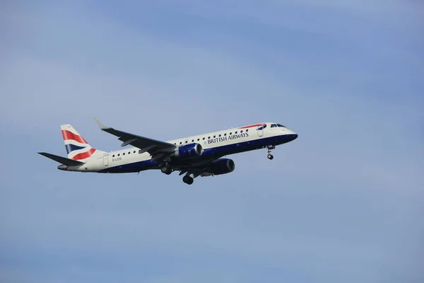 Ámsterdam, Países Bajos, 21 de julio de 2016: G-LCYO BA City FlyerEmbraer ERJ-190SR — Foto de Stock