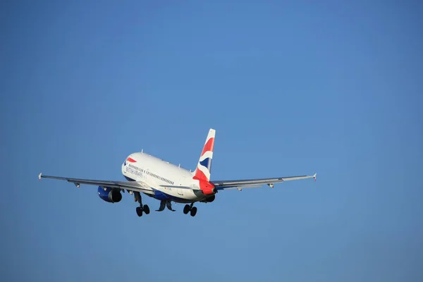 Amsterdam, Holandia - 18 sierpnia 2016: G-Eupn British Airways Airbus A319 — Zdjęcie stockowe