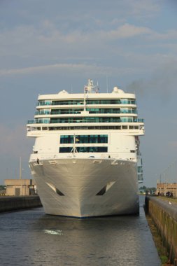 IJmuiden, Hollanda, 4 Haziran 2016: Costa Neo Romantica