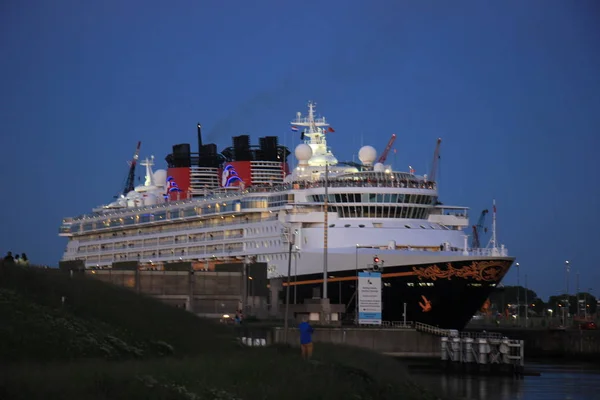 IJmuiden, Nizozemsko - 25th květen 2017: Disney Magic — Stock fotografie