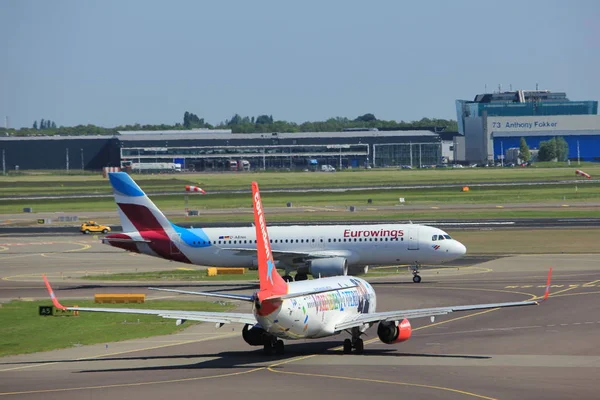 Amsterdam, Holandia - 26 maj 2017: Ph-Cdf Corendon Dutch Airlines — Zdjęcie stockowe