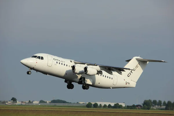 Amsterdam, Niederlande - 02. Juni 2017: ei-rji cityjet british aerospace — Stockfoto