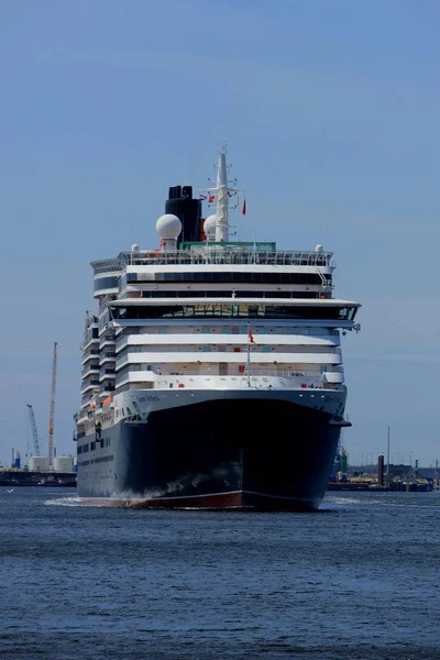 Velsen, Nizozemsko - 5. června 2017: Královna Viktorie, Cunard — Stock fotografie