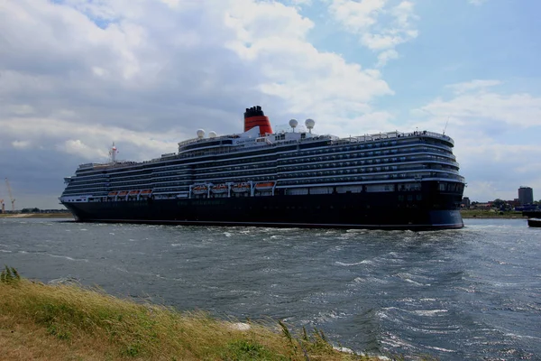 IJmuiden, Nederland - juni 5e 2017: Koningin Victoria, Cunard Rechtenvrije Stockfoto's