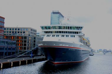Amsterdam, Hollanda - 27 Nisan 2017: Balmoral Fred Olsen