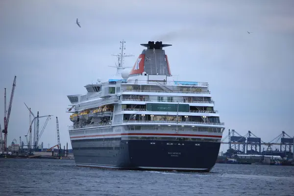 Velsen, Holanda - 27 de abril de 2017: Balmoral Fred Olsen — Fotografia de Stock