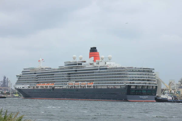 Velsen, Paesi Bassi - 7 giugno 2017: Regina Vittoria, Cunard — Foto Stock