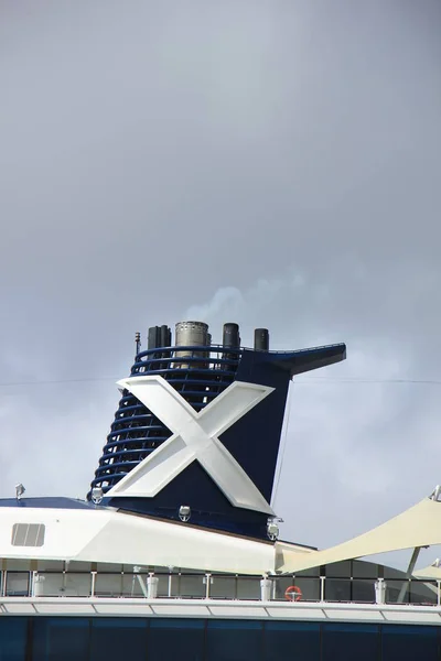 Velsen, Hollandia - június 9-én 2017: Celebrity Eclipse - Celebrity Cruises — Stock Fotó