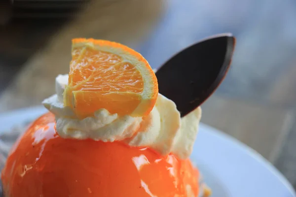 Pastelería de mousse de naranja fresca —  Fotos de Stock