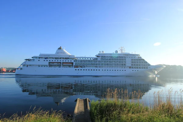 Velsen, Nederländerna - juni 18th 2017: Silver Whisper - Silversea Cruises — Stockfoto