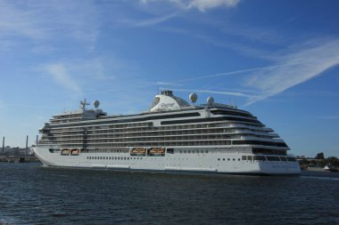 Velsen, Hollanda - 16 Haziran 2017: yedi denizler Explorer - Regent Cruises