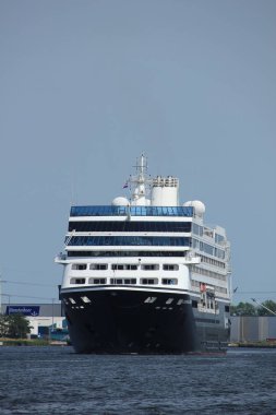 Velsen, Hollanda - 21 Haziran 2017: Azamara Journey - Azamara Kulüp Cruises
