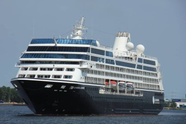 Velsen, Hollanda - 21 Haziran 2017: Azamara Journey - Azamara Kulüp Cruises