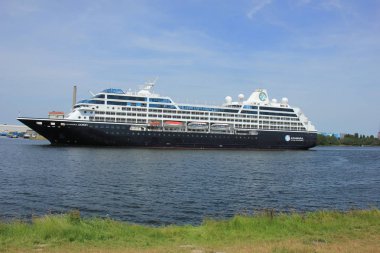 Velsen, Hollanda - 21 Haziran 2017: Azamara Journey - Azamara Kulüp Cruises