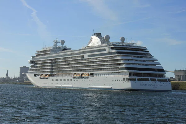 Velsen, The Netherlands - June 16th 2017: Seven Seas Explorer - Regent Cruises — Stock Photo, Image