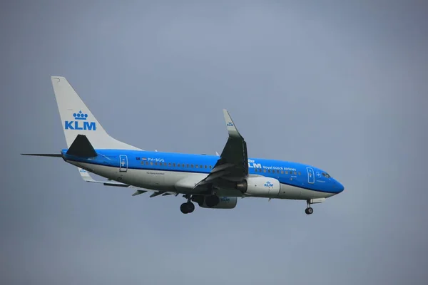 Amsterdam, Países Bajos - 22 de junio de 2017: PH-BGG KLM Royal Dutch Airlines Boeing 737 — Foto de Stock