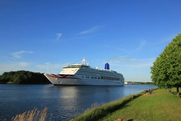 Velsen, Países Bajos - 31 de mayo de 2017: Aurora P & O Cruises — Foto de Stock