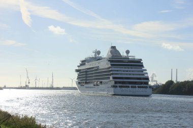 Velsen, Hollanda - 16 Haziran 2017: yedi denizler Explorer - Regent Cruises