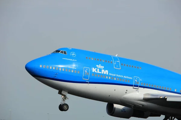 Амстердам, Нидерланды - 2 июня 2017 г.: PH-BFW KLM 747-400M — стоковое фото