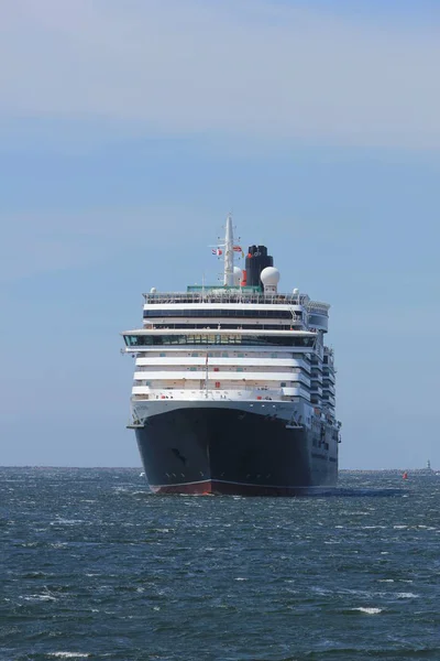 IJmuiden, Paesi Bassi - 5 giugno 2017: Regina Vittoria, Cunard — Foto Stock