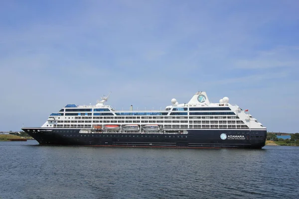 Velsen, Nizozemsko - 21st červen 2017: Azamara cesta - Azamara Club Cruises — Stock fotografie