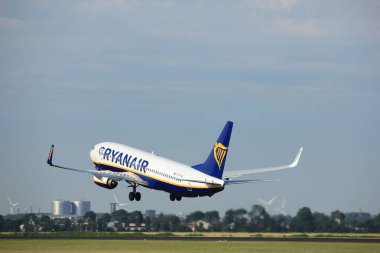 Amsterdam Hollanda - 6 Temmuz 2017: Ei-Ftw Ryanair Boeing 737-800