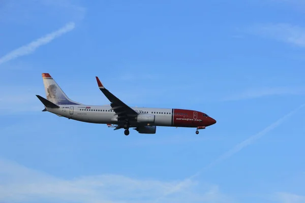 Amsterdam Hollanda - 7 Temmuz 2017: Ln-NID Norveç Hava Servisi Boeing 737 — Stok fotoğraf