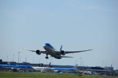 Amsterdam Hollanda - Temmuz, 9 2017: Ph-Tfl TUI Havayolları 8 787 Dreamliner