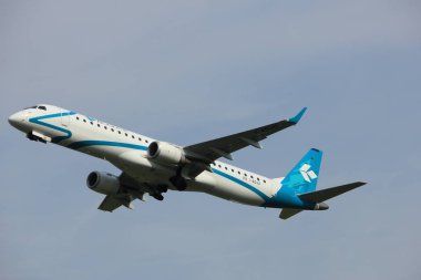 Amsterdam, Hollanda - 2 Haziran 2017: Ben-Adju hava Dolomiti Embraer