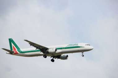 Amsterdam Hollanda - 20th Temmuz 2017: Ei-IXJ Alitalia Airbus A321