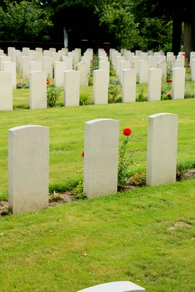 Memorial världskriget kyrkogård — Stockfoto