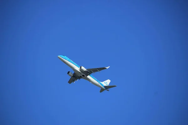 Amsterdam the Netherlands - September 23rd 2017: PH-EZN KLM Cityhopper Embraer — Stock Photo, Image