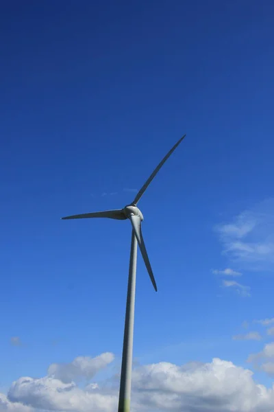 Windkraftanlage zur Stromerzeugung — Stockfoto