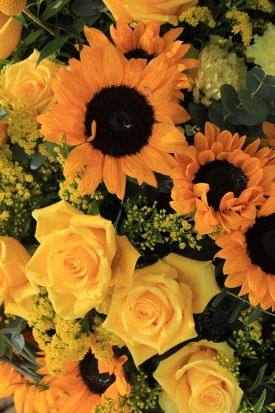 Kwiaty żółte wesele — Zdjęcie stockowe
