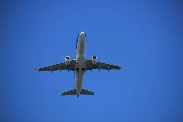 Amsterdam Países Bajos - 15 de octubre de 2017: PH-EXJ KLM Cityhopper Embraer — Foto de Stock