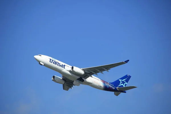 Amsterdam Países Baixos - 23 de setembro de 2017: C-GUBC Air Transat Airbus A330-200 — Fotografia de Stock