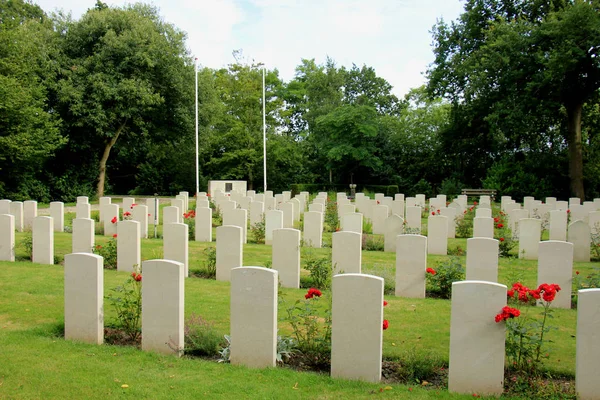 기념 제 2 차 세계 대전 묘지 — 스톡 사진