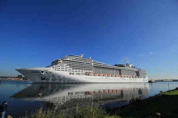 Velsen, Niederlande - 23. september 2017: msc preziosa — Stockfoto