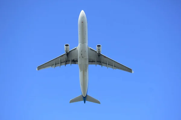 Botto de um avião — Fotografia de Stock