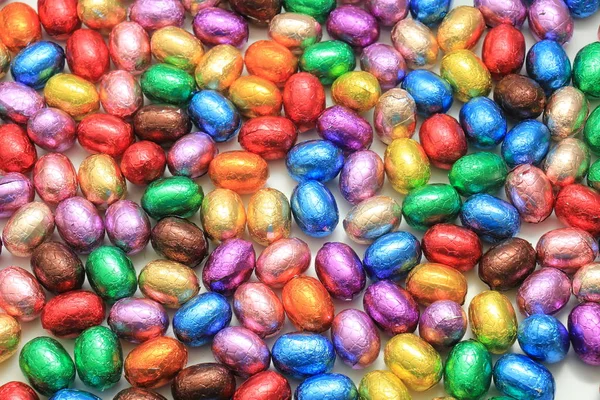 チョコレート イースターの卵を着色 — ストック写真
