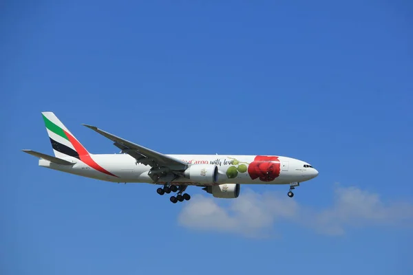 Amsterdam, Holandia - 9 lipca 2017: A6-Efl Emirates Boeing 777 — Zdjęcie stockowe
