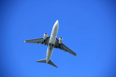 Orta ölçekli bir uçak, Kalkıştan sonra birkaç saniye