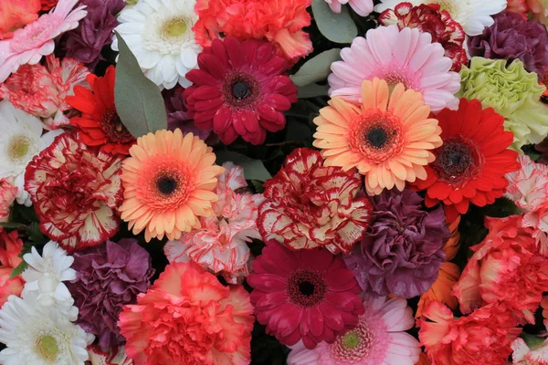 Arreglo Floral Mixto Varios Gerbers Diferentes Colores Para Una Boda —  Fotos de Stock