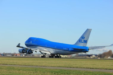 Amsterdam Hollanda - 7th Ocak 2018: Ph-Bfy Klm Royal Dutch Airlines Boeing 747-400 m kalkış Polderbaan pist üzerinden.