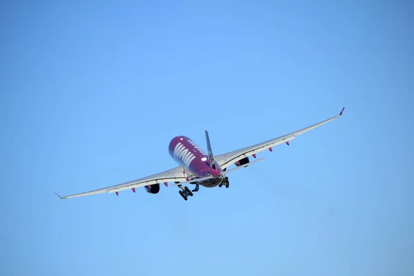 Amsterdam, Nizozemsko - 7 ledna 2018: Tf-Wow Airbus — Stock fotografie