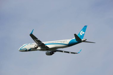 Amsterdam, Hollanda - 2 Haziran 2017: Ben-Adju hava Dolomiti Embraer