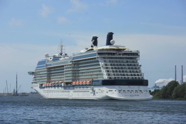 Velsen, Hollanda - 9 Haziran 2017: Ünlü Eclipse - Celebrity Cruises